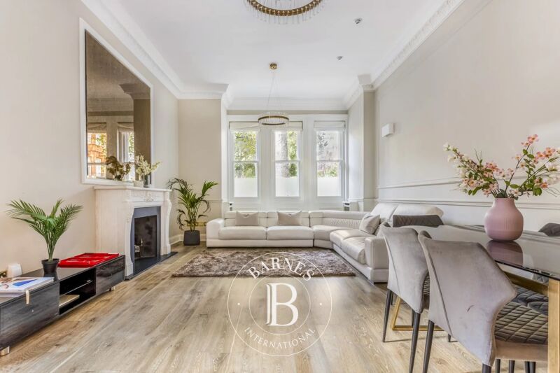 For Rent Apartment | London - picture 1