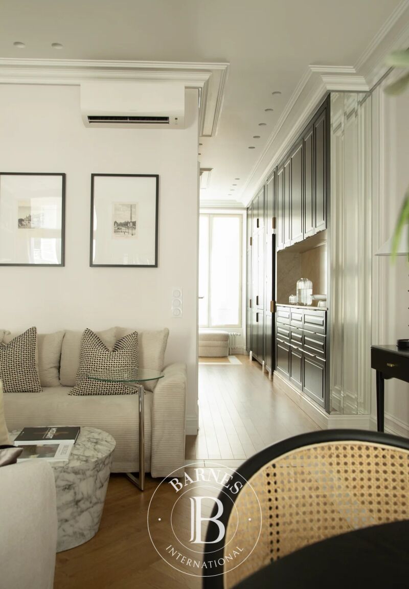For Rent Apartment | Paris 8ème - picture 2