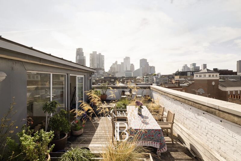 For Rent Apartment | London - picture 3