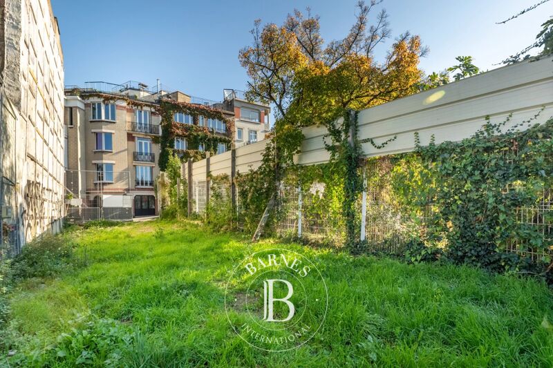 Superbe terrain à bâtir au cœur de Paris. Vues... - picture 2